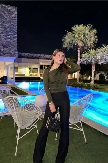 Sonalika House wife Photo 1 of 4